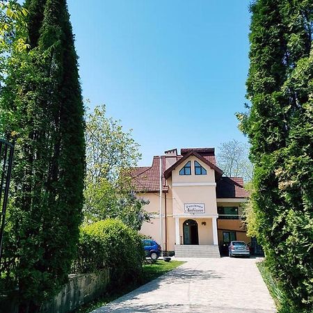 Pensiunea Ambiance Piatra Neamt Exterior photo