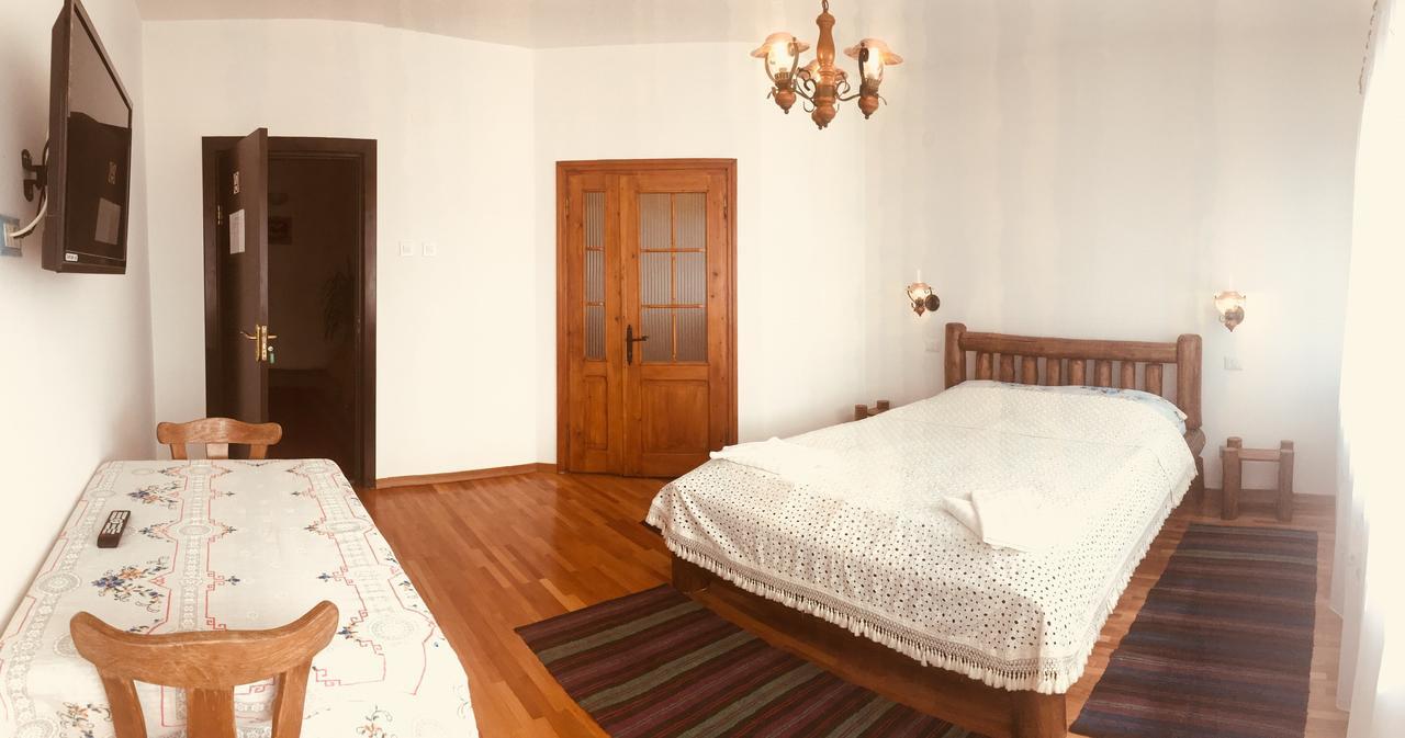 Pensiunea Ambiance Piatra Neamt Exterior photo